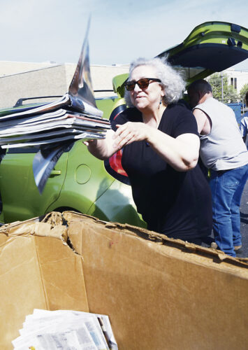Collecting for the Earth | News, Sports, Jobs - Vimarsana News
