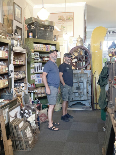 'American Pickers' co-host makes stop in Newton Falls | News, Sports, Jobs - Vimarsana News
