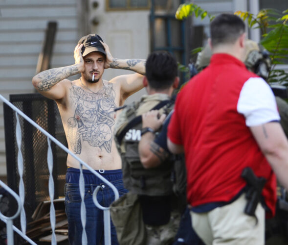 Warren man surrenders after standoff | News, Sports, Jobs - Vimarsana News