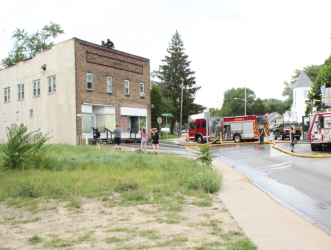 Fire starts on roof of Warren duplex | News, Sports, Jobs - Vimarsana News