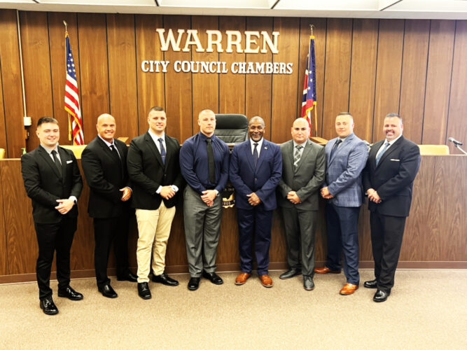 Warren welcomes officers | News, Sports, Jobs - Vimarsana News