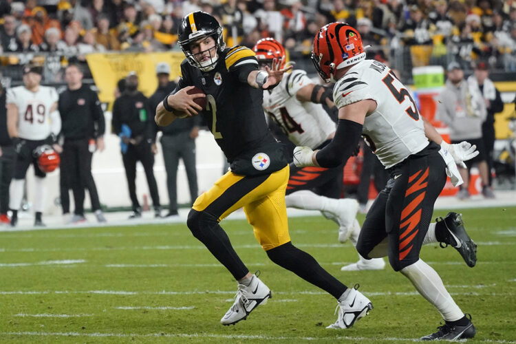 Rudolph saves Christmas, leads Steelers past Bengals