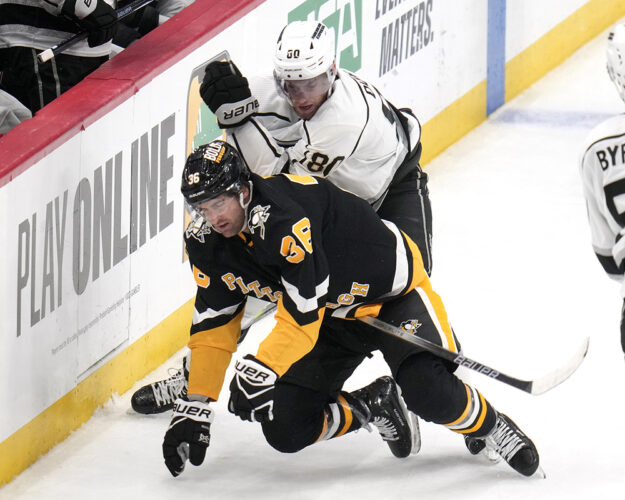 Penguins fall to Kings