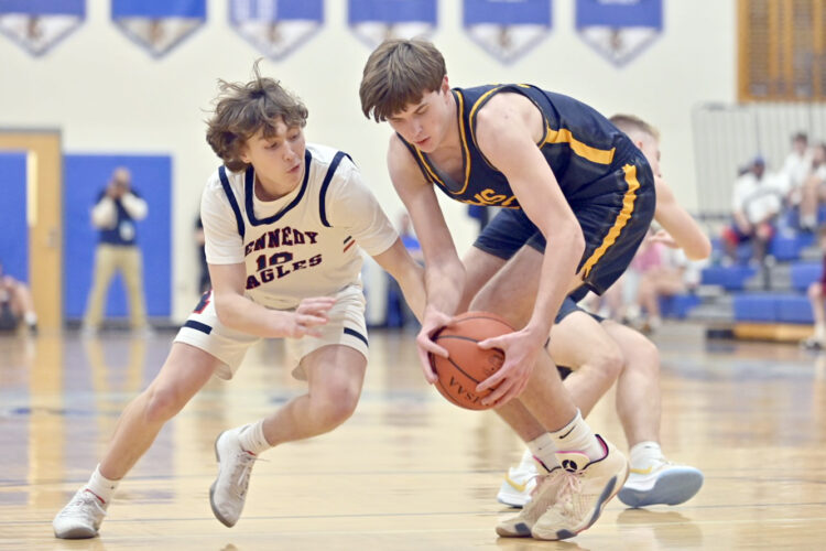 Warren JFK tops Hillsdale, will play for district title for 5th straight year