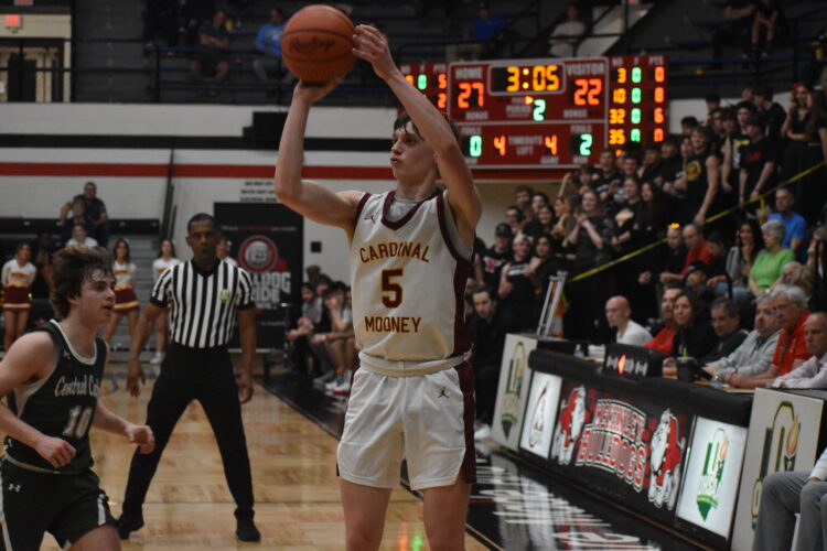 Mooney moves on to regional title game