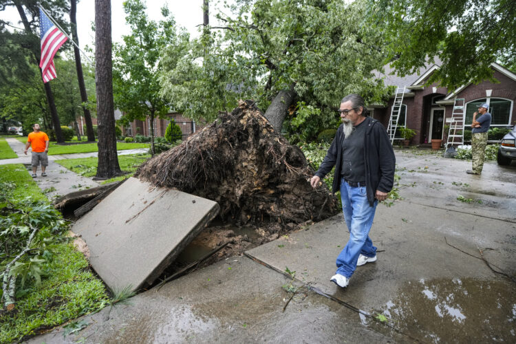 Torrential rains inundate southeastern Texas, causing flooding that has closed schools and roads