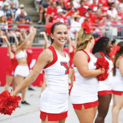 Youngstown cheerleader wows in rodeo