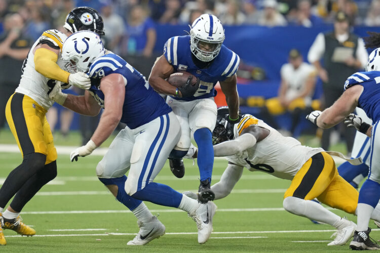 Daniels out for the season as Steelers fall to Colts