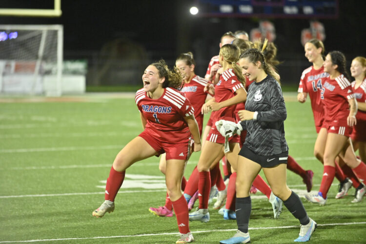 Win over Poland puts Niles in position for NE8 title