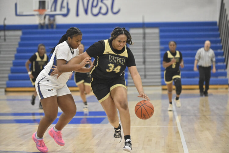 Raiders rough up Hubbard to remain unbeaten