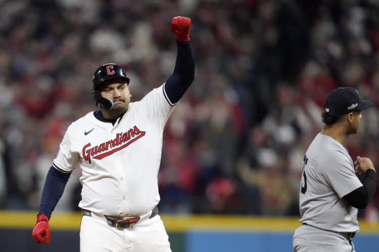 Guardians deal first baseman Naylor to D-backs for pitcher