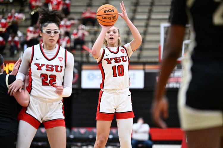 Watkins reaches 1,000 career points as YSU stifles Oakland 73-56