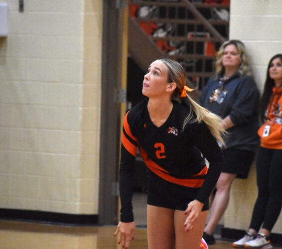 Howland drops meeting with Fitch in straight sets