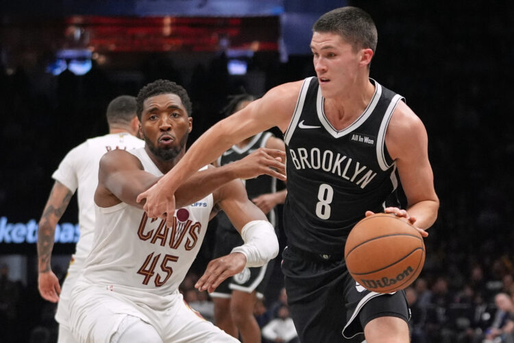Mitchell scores 35 as Cavs outlast Nets