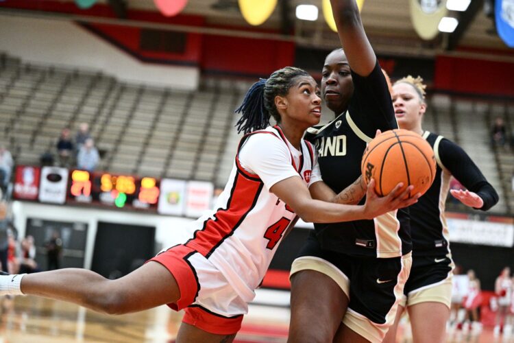 Dominant 2nd quarter spurs YSU to 81-58 win over Oakland