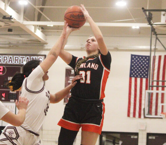 Howland mauls Boardman in 72-54 win Howland mauls Boardman in 72-54 win