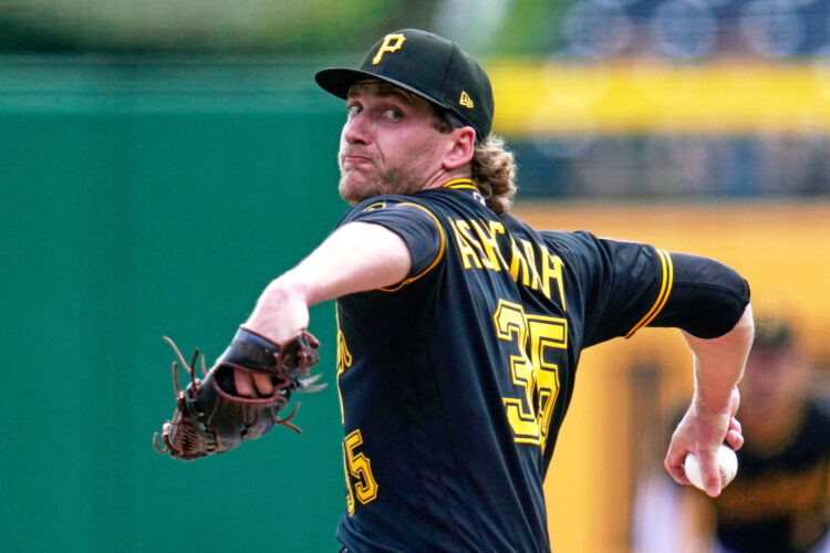 Pirates lose in extras to Nationals, split series