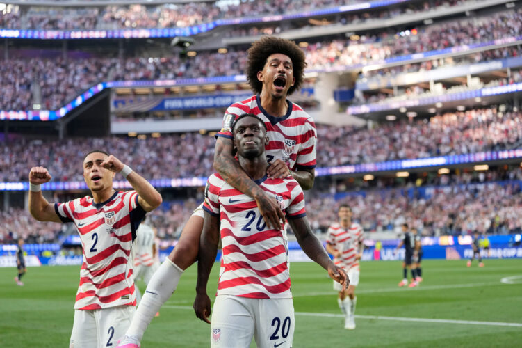 US opens World Cup with a dynamic victory over Paraguay