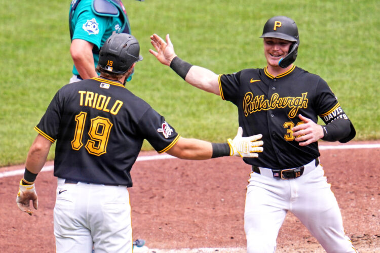 Brandon Lowe, Henry Davis lead Pirates to win vs. Mariners