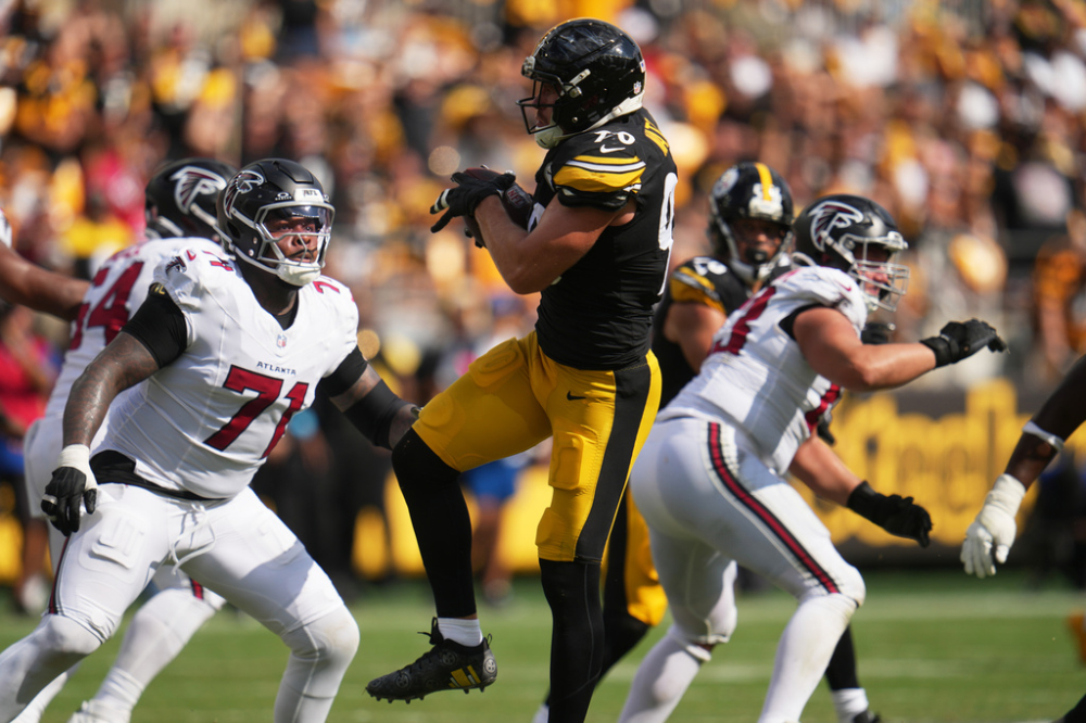 Steelers rolling, Patriots looking to bounce back