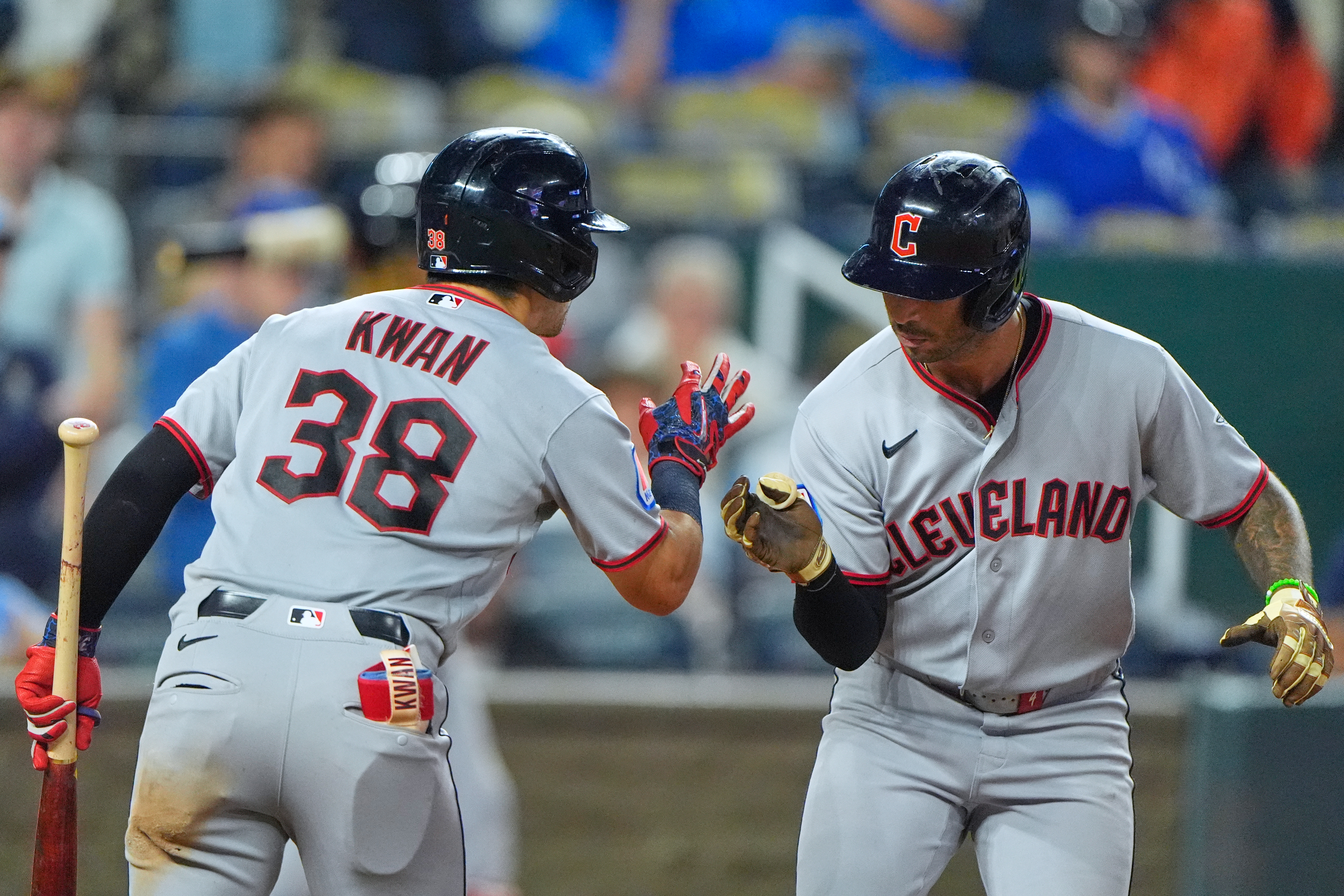 Guardians clinch 3rd straight AL Central title with win, White Sox loss Guardians clinch 3rd straight AL Central title with win, White Sox loss