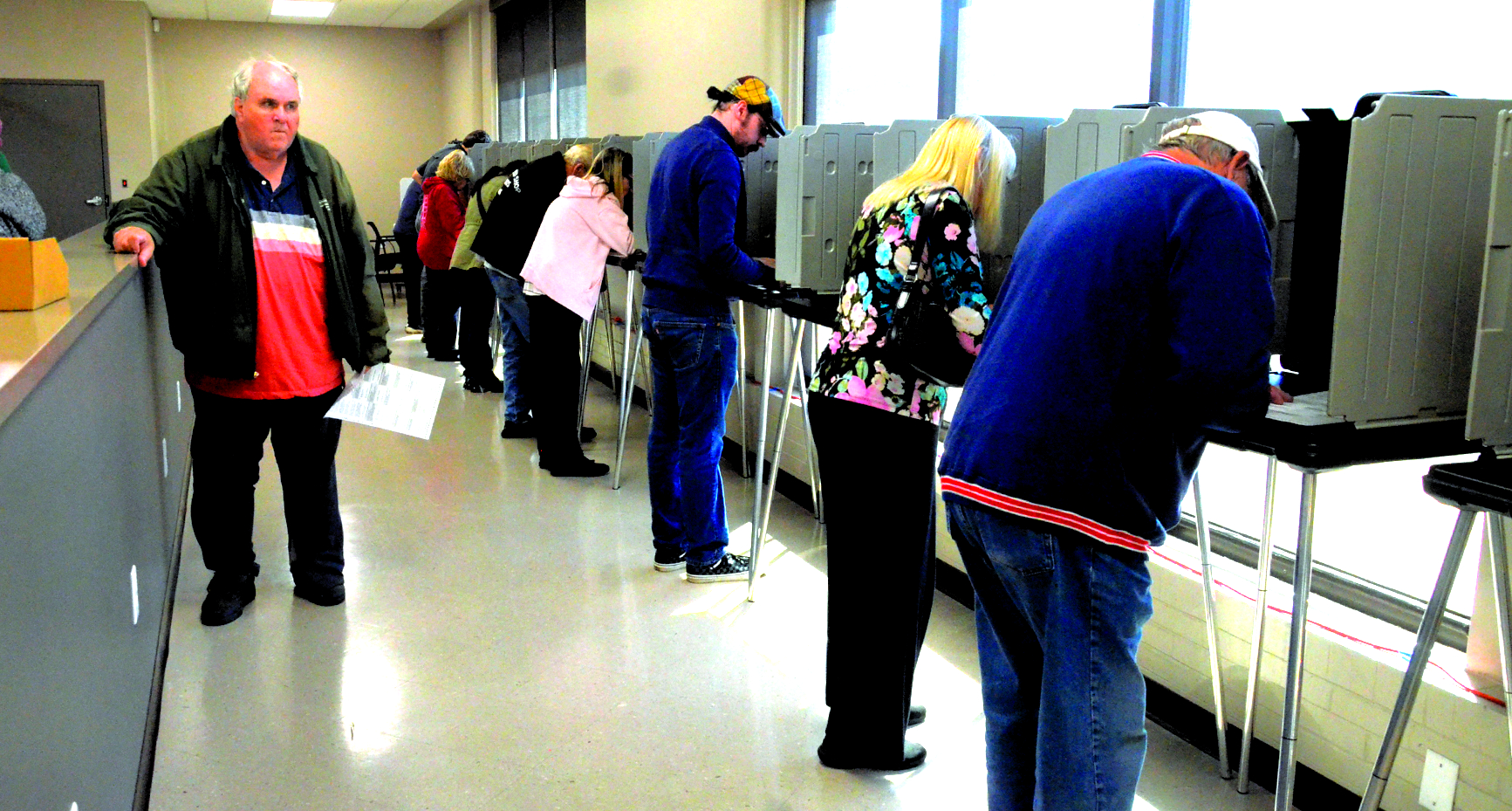 US Senate, governor races fuel large early voter turnout in Valley