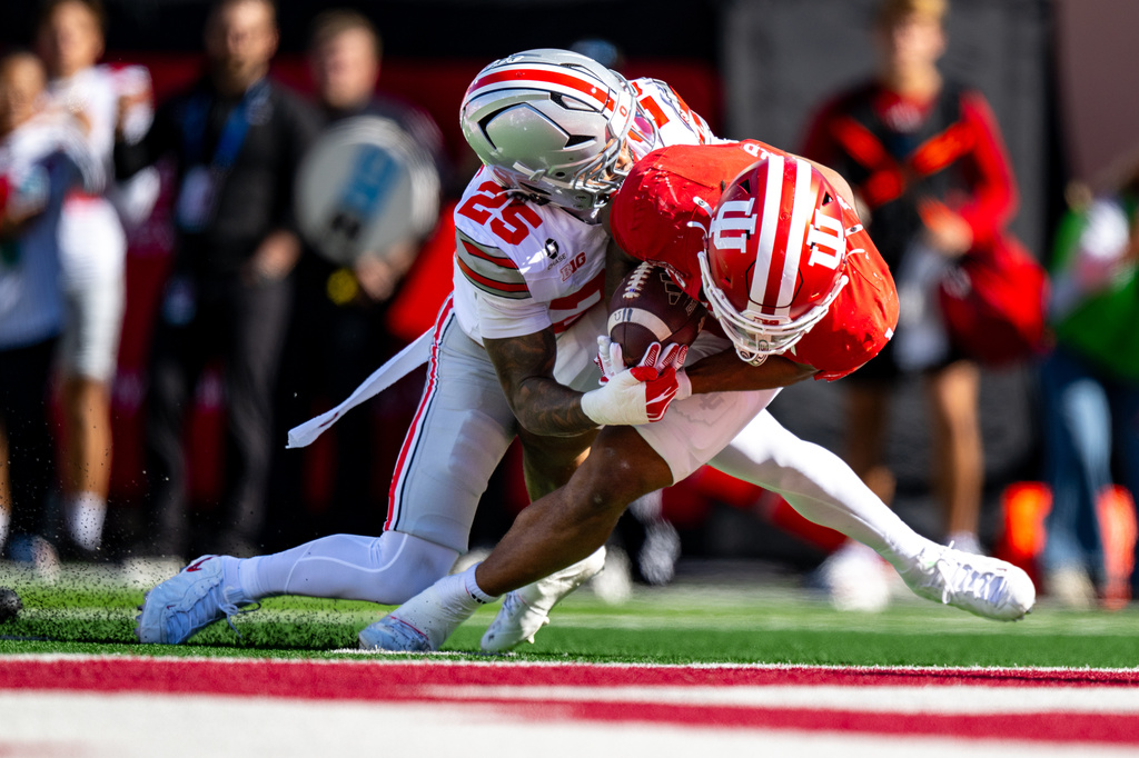No. 4 Ohio State holds off No. 5 Indiana No. 4 Ohio State holds off No. 5 Indiana