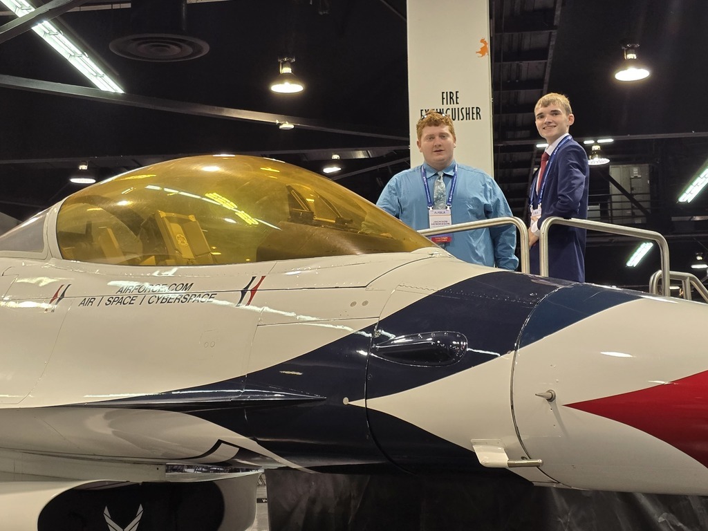 Tyler Students Attend Leadership Conference in California