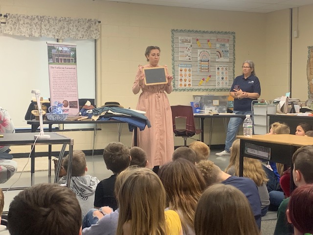 The Traveling trunk visits Paden City Elementary | News, Sports, Jobs - Vimarsana News