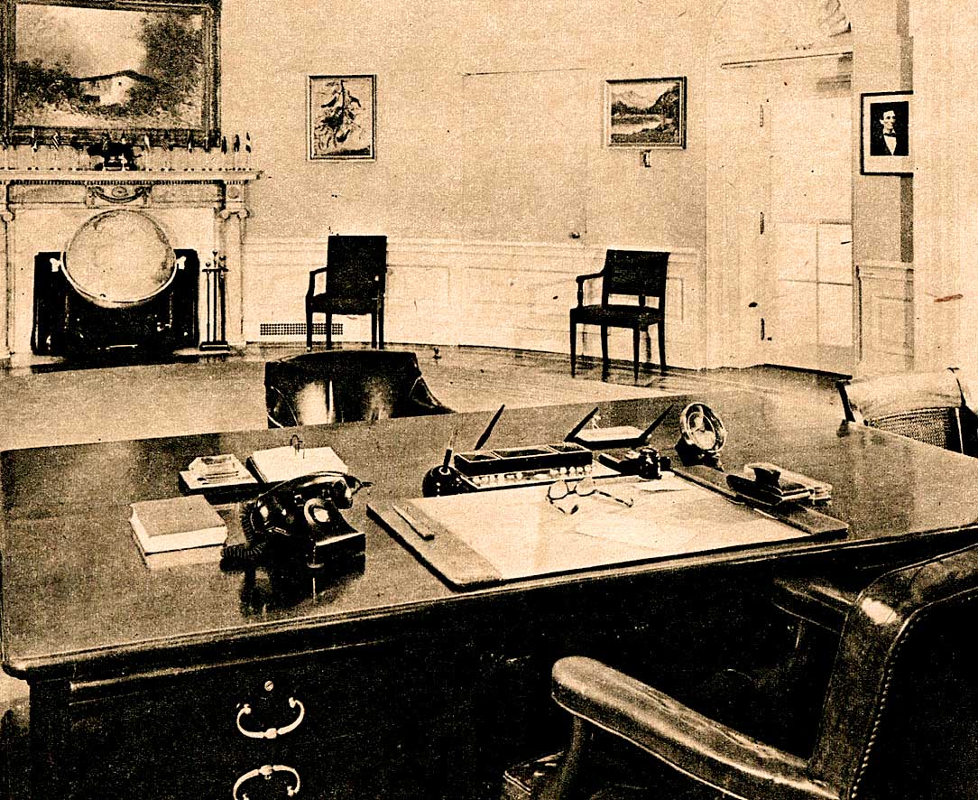 January 11, 1956 Ovaloffice1956resize Past Daily News, History