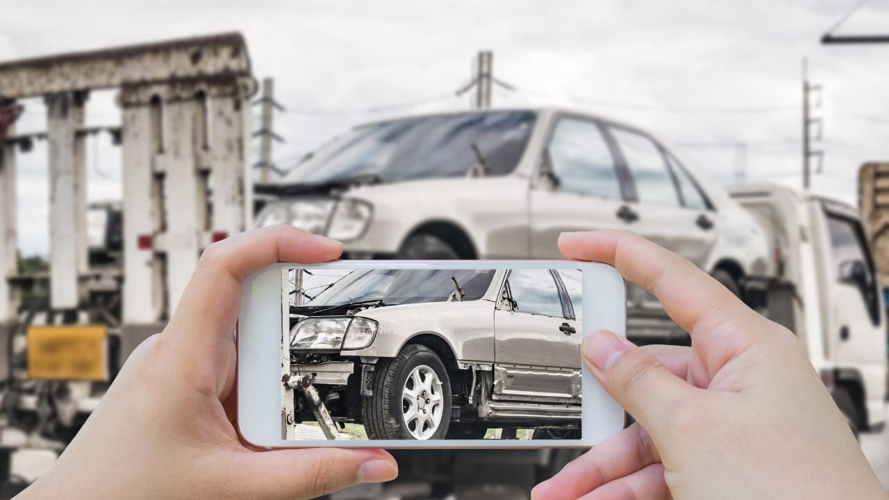 does towing a car behind an rv damage it