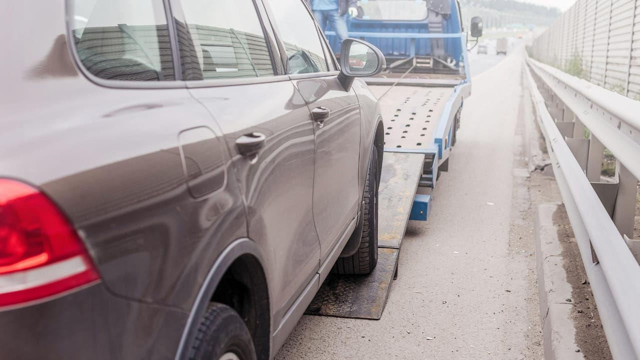 is it law to have towing mirrors