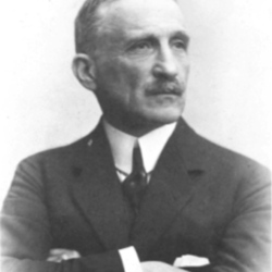 Arthur_von_Weinberg_ca1910.jpg