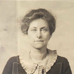 Screenshot 2025-06-02 at 13-47-29 Esther Kohn 1923 Esther Loeb Kohn (1875-1965) was a Hull-… Flickr.png