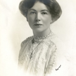 Christabel_Pankhurst,_c.1910._(22734753300).jpg