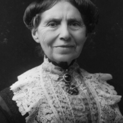 Clara_Barton_1904.jpg
