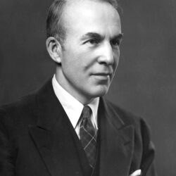 Portrait_of_Archibald_MacLeish,_undated_(cropped).jpg