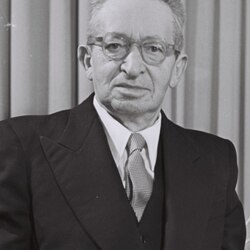 Yitzhak_Ben-Zvi.jpg