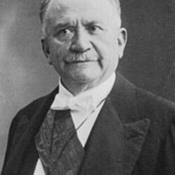 Gaston_Doumergue_1924_crop.jpg