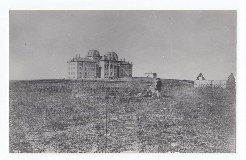 https://history.lplks.org/files/original/1a8cc54cbfe8bebda096529a9c97460b.jpg