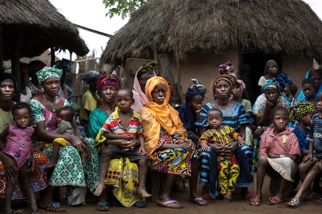 Women and children in Yereweliah, Guinea.