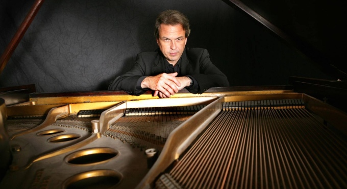 David Hazeltine piano · Ignasi González contrabaix · Xaver Hellmeier bateria
