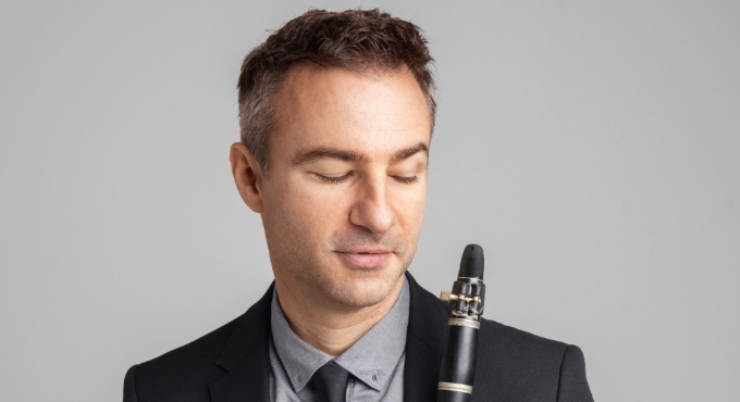Bratia Rendez·Vous feat. Professor Adrian Cunningham