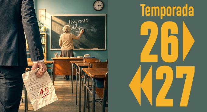 Un exàmen amb un 4,5 i de fons una persona escrivint en una pissarra