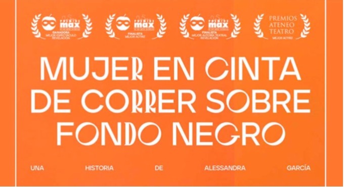 Mujer en Cinta de Correr Sobre Fondo Negro