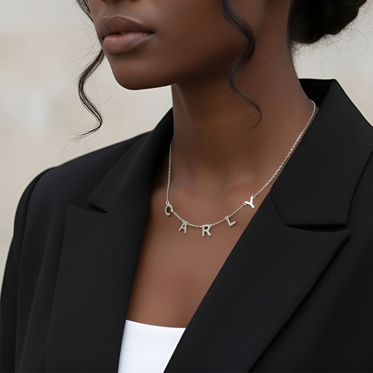 Collar Letras Espaciadas 