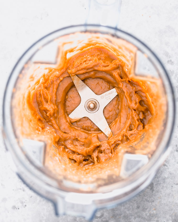 Banana caramel filling in a vitamix