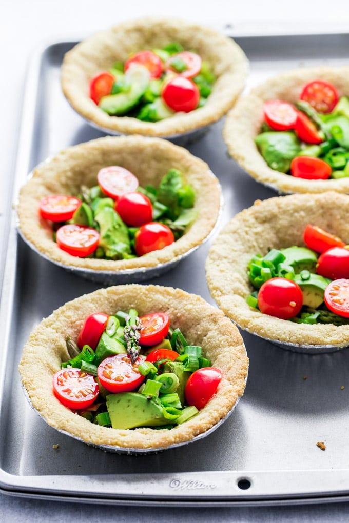 Tomato asparagus small quiche preparation step