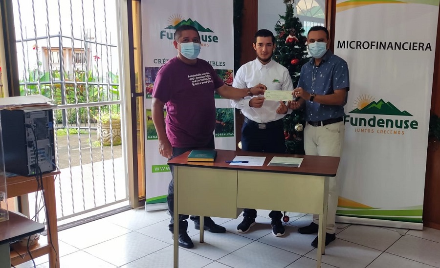 Estudiantes de San José de Bocay y Condega beneficiados con aporte de Fundenuse