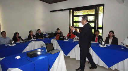 Presentación Lic. Jorge Porras, especialista en Fideicomiso